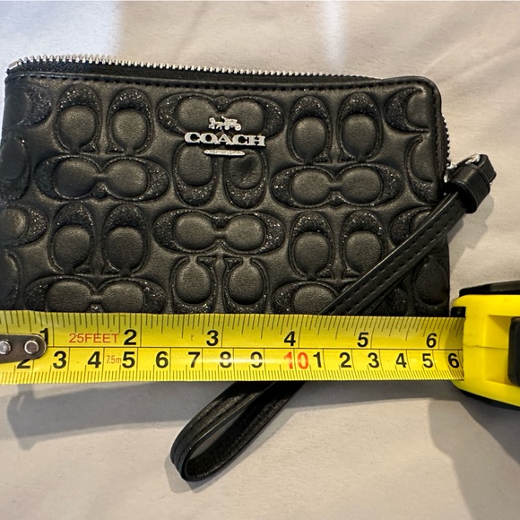Coach corner zip wristlet with glitter signature - Picture 2 of 5